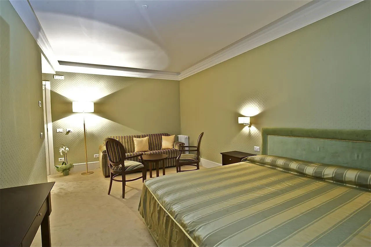 Design Suite Tirano 3*,