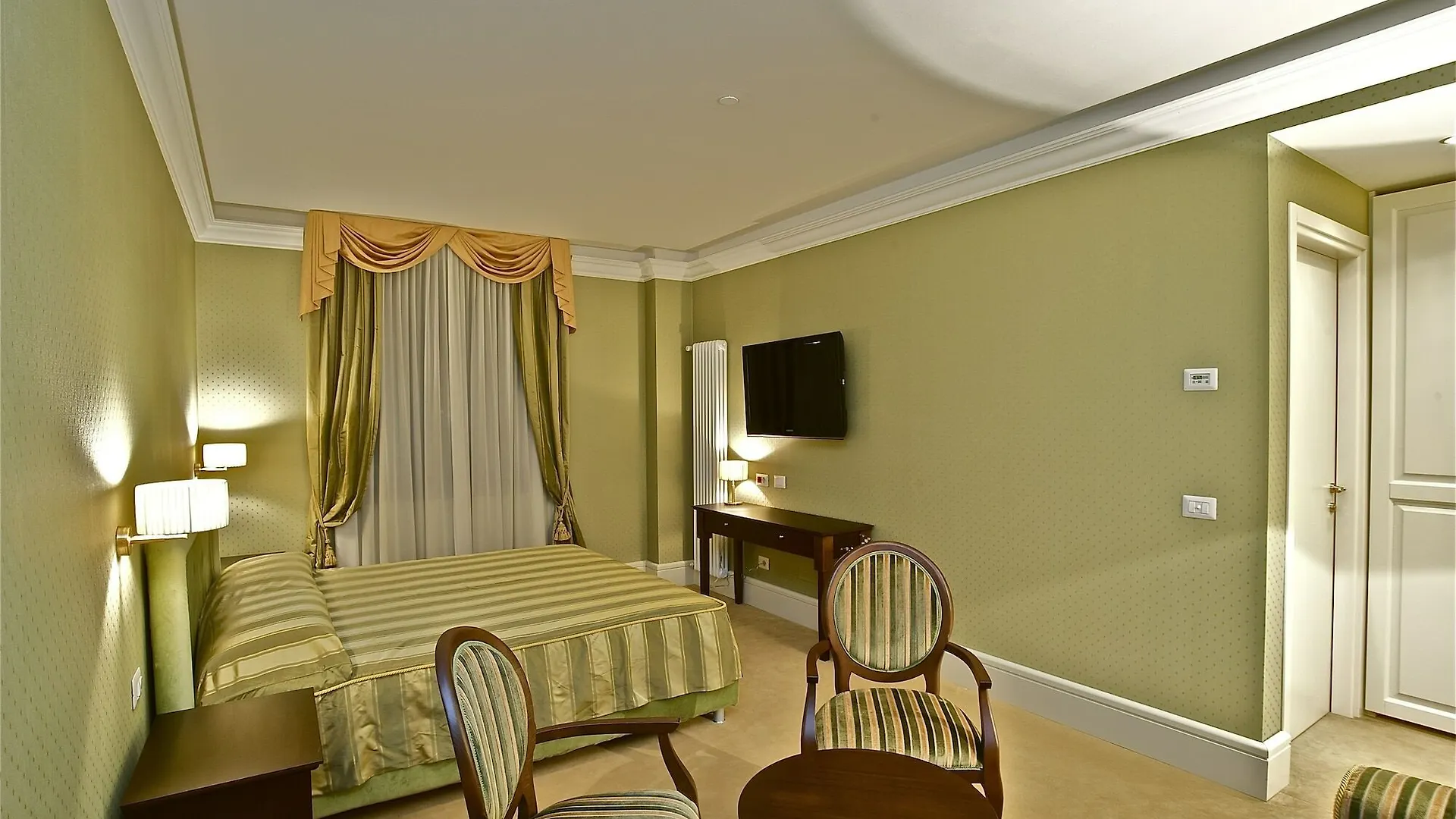 Design Suite Tirano Italien